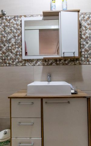 Casa à venda com 190m², 4 quartos e 8 vagas Casa à venda com 190m², 4 quartos e 8 vagasBanheiro 2