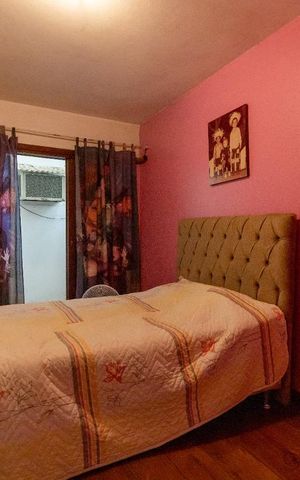 Casa à venda com 190m², 4 quartos e 8 vagas Casa à venda com 190m², 4 quartos e 8 vagasQuarto 3