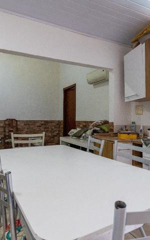 Casa à venda com 190m², 4 quartos e 8 vagas Casa à venda com 190m², 4 quartos e 8 vagasCozinha 2