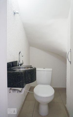 Casa de condomínio para alugar com 55m², 2 quartos e 1 vagaLavabo