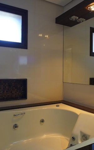 Casa à venda com 295m², 4 quartos e 4 vagasBanheiro da Suíte