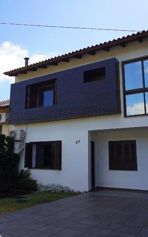Casa à venda com 295m², 4 quartos e 4 vagasFachada da Casa