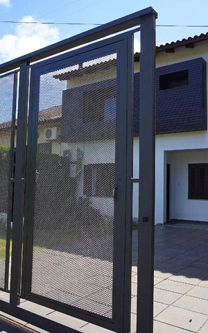 Casa à venda com 295m², 4 quartos e 4 vagasFachada da Casa