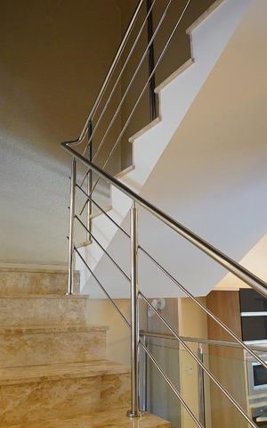 Casa à venda com 295m², 4 quartos e 4 vagasAcesso Segundo Andar