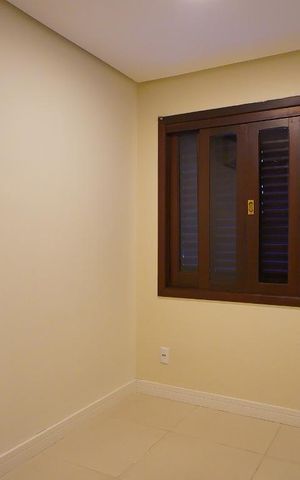 Casa à venda com 295m², 4 quartos e 4 vagasEscritório
