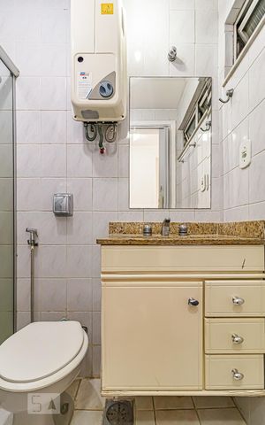 Apartamento à venda com 72m², 2 quartos e 2 vagas Apartamento à venda com 72m², 2 quartos e 2 vagasBanheiro Social