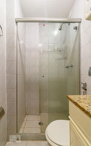 Apartamento à venda com 72m², 2 quartos e 2 vagas Apartamento à venda com 72m², 2 quartos e 2 vagasBanheiro Social