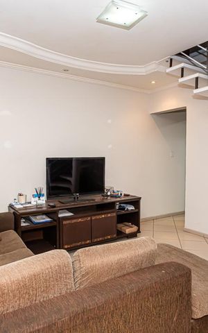 Casa à venda com 150m², 2 quartos e 2 vagasSala