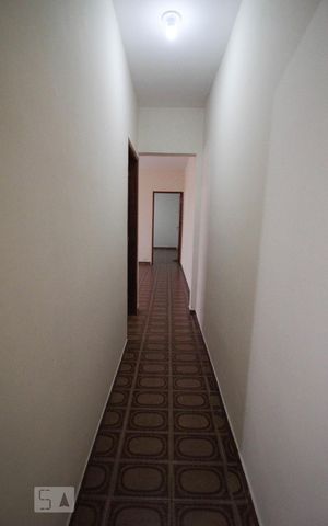 Casa à venda com 190m², 5 quartos e 2 vagas Casa à venda com 190m², 5 quartos e 2 vagascorredor