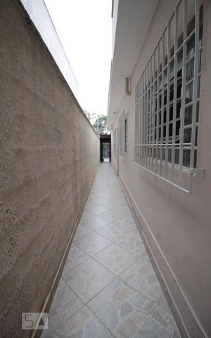 Casa à venda com 190m², 5 quartos e 2 vagas Casa à venda com 190m², 5 quartos e 2 vagascorredor quintal