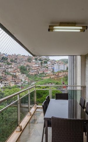Apartamento à venda com 170m², 4 quartos e 2 vagasVaranda da Suíte e Quarto 2