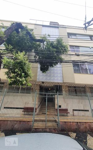 Apartamento à venda com 250m², 4 quartos e 1 vaga Apartamento à venda com 250m², 4 quartos e 1 vagaFachada