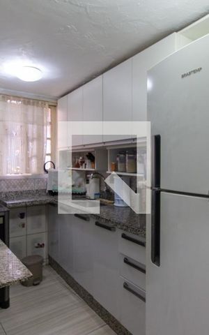 Casa à venda com 242m², 6 quartos e 1 vaga Casa à venda com 242m², 6 quartos e 1 vagaCozinha 1º Andar