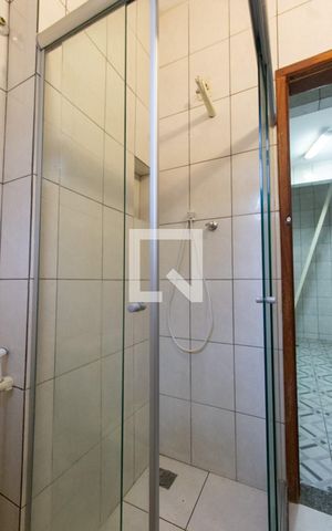 Casa à venda com 242m², 6 quartos e 1 vaga Casa à venda com 242m², 6 quartos e 1 vagaBanheiro 3º Andar
