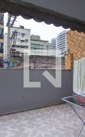 Casa à venda com 242m², 6 quartos e 1 vaga Casa à venda com 242m², 6 quartos e 1 vagaÁrea de Serviço 2 2º Andar