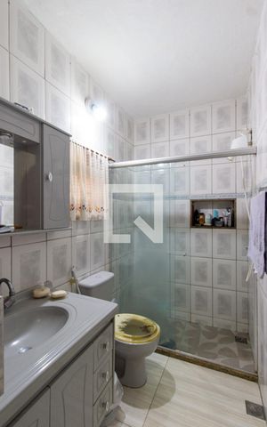Casa à venda com 242m², 6 quartos e 1 vaga Casa à venda com 242m², 6 quartos e 1 vagaBanheiro 1º Andar