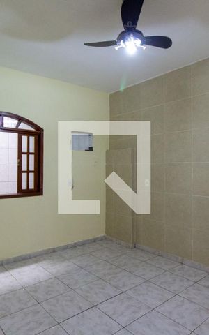 Casa à venda com 242m², 6 quartos e 1 vaga Casa à venda com 242m², 6 quartos e 1 vagaQuarto 4 3º Andar