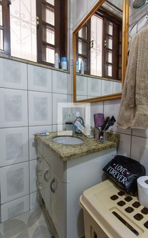 Casa à venda com 242m², 6 quartos e 1 vaga Casa à venda com 242m², 6 quartos e 1 vagaBanheiro 2º Andar
