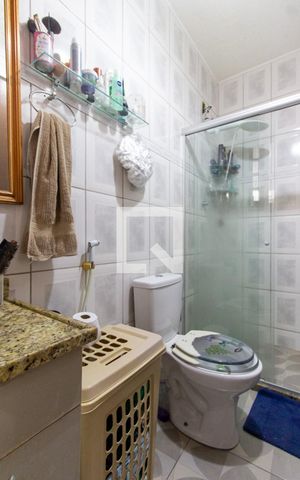 Casa à venda com 242m², 6 quartos e 1 vaga Casa à venda com 242m², 6 quartos e 1 vagaBanheiro 2º Andar
