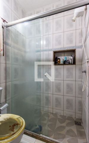 Casa à venda com 242m², 6 quartos e 1 vaga Casa à venda com 242m², 6 quartos e 1 vagaBanheiro 1º Andar