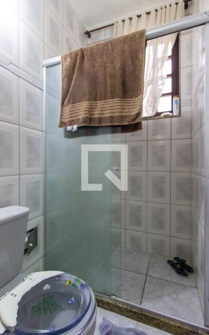 Casa à venda com 242m², 6 quartos e 1 vaga Casa à venda com 242m², 6 quartos e 1 vagaBanheiro 2º Andar