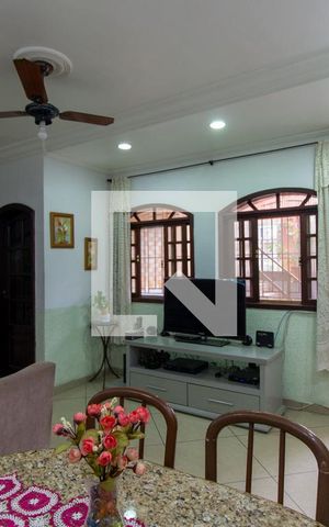 Casa à venda com 242m², 6 quartos e 1 vaga Casa à venda com 242m², 6 quartos e 1 vagaSala 1º Andar