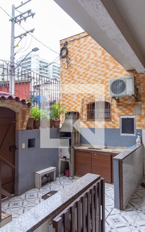 Casa à venda com 242m², 6 quartos e 1 vaga Casa à venda com 242m², 6 quartos e 1 vagaVaranda Sala 1º Andar