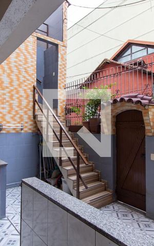 Casa à venda com 242m², 6 quartos e 1 vaga Casa à venda com 242m², 6 quartos e 1 vagaVaranda Sala 1º Andar