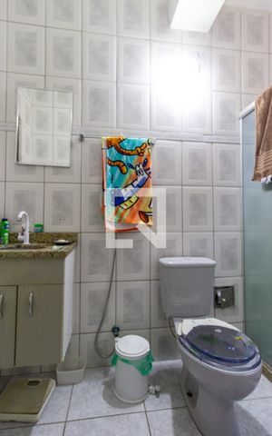 Casa à venda com 242m², 6 quartos e 1 vaga Casa à venda com 242m², 6 quartos e 1 vagaBanheiro 2º Andar