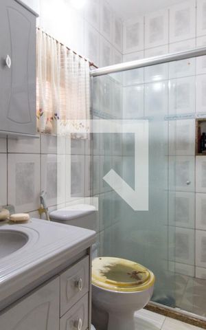 Casa à venda com 242m², 6 quartos e 1 vaga Casa à venda com 242m², 6 quartos e 1 vagaBanheiro 1º Andar