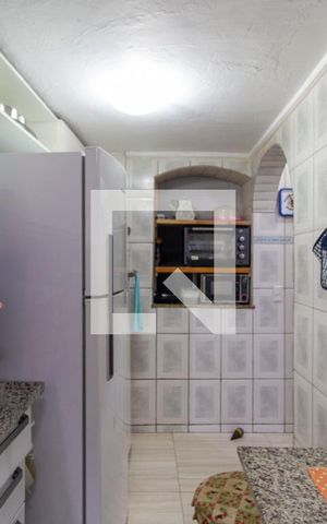Casa à venda com 242m², 6 quartos e 1 vaga Casa à venda com 242m², 6 quartos e 1 vagaCozinha 1º Andar