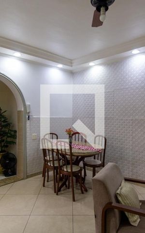 Casa à venda com 242m², 6 quartos e 1 vaga Casa à venda com 242m², 6 quartos e 1 vagaSala 1º Andar