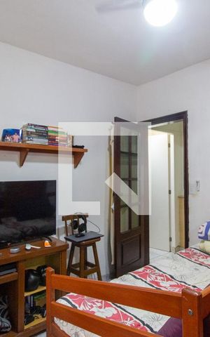 Casa à venda com 242m², 6 quartos e 1 vaga Casa à venda com 242m², 6 quartos e 1 vagaSuíte 1 2º Andar