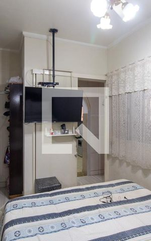 Casa à venda com 242m², 6 quartos e 1 vaga Casa à venda com 242m², 6 quartos e 1 vagaQuarto 1 1º Andar