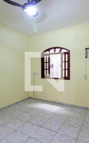 Casa à venda com 242m², 6 quartos e 1 vaga Casa à venda com 242m², 6 quartos e 1 vagaQuarto 4 3º Andar