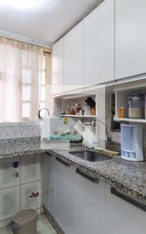 Casa à venda com 242m², 6 quartos e 1 vaga Casa à venda com 242m², 6 quartos e 1 vagaCozinha 1º Andar
