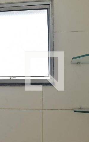 Apartamento para alugar com 48m², 2 quartos e 1 vagaDetalhe do banheiro