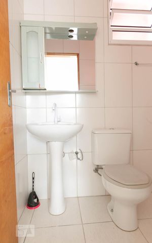Casa para alugar com 92m², 3 quartos e 1 vagaBanheiro