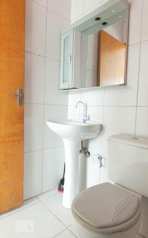 Casa para alugar com 92m², 3 quartos e 1 vagaBanheiro