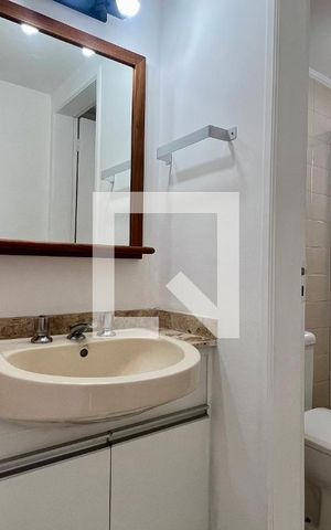 Apartamento para alugar com 40m², 1 quarto e 1 vaga Apartamento para alugar com 40m², 1 quarto e 1 vagaBanheiro da Suíte