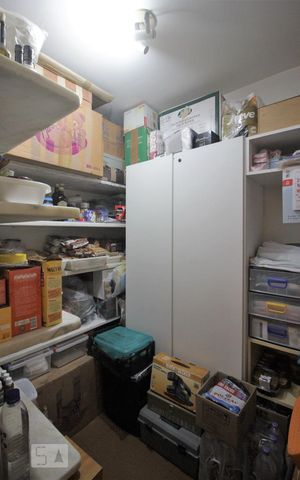Apartamento à venda com 206m², 4 quartos e 4 vagasDespensa
