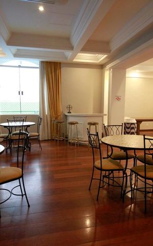 Apartamento à venda com 206m², 4 quartos e 4 vagasÁrea comum - Salão de festas