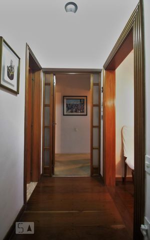 Apartamento à venda com 206m², 4 quartos e 4 vagasCorredor