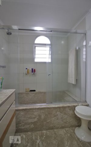 Apartamento à venda com 206m², 4 quartos e 4 vagasBanheiro da suíte 3