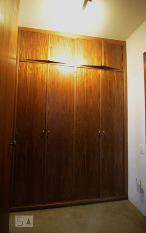Apartamento à venda com 206m², 4 quartos e 4 vagasCloset