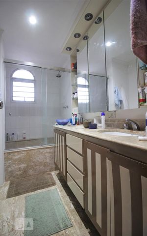 Apartamento à venda com 206m², 4 quartos e 4 vagasBanheiro da suíte 2