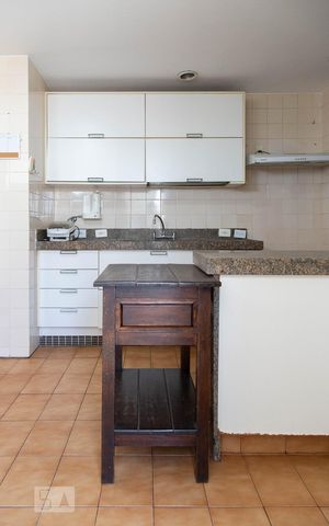 Apartamento à venda com 183m², 3 quartos e 2 vagas Apartamento à venda com 183m², 3 quartos e 2 vagasCozinha