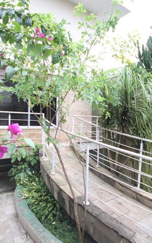 Casa à venda com 360m², 3 quartos e 5 vagasFrente da casa