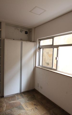 Casa à venda com 360m², 3 quartos e 5 vagasEscritório