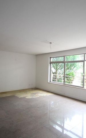 Casa à venda com 360m², 3 quartos e 5 vagasSala